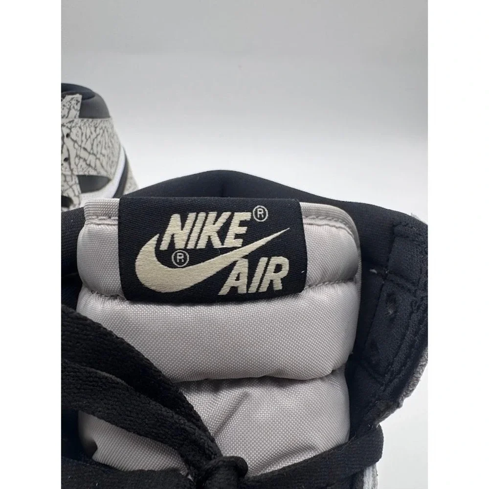 Air Jordan 1 Retro High OG White Cement DZ5485-052 Mens Size 13 Grey Black White